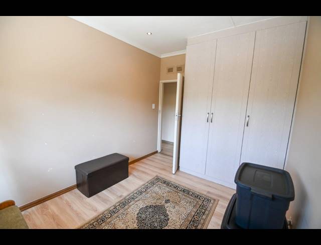 4 BEDROOM SEMI DETACHED RENTED IN CHILTERN HILLS